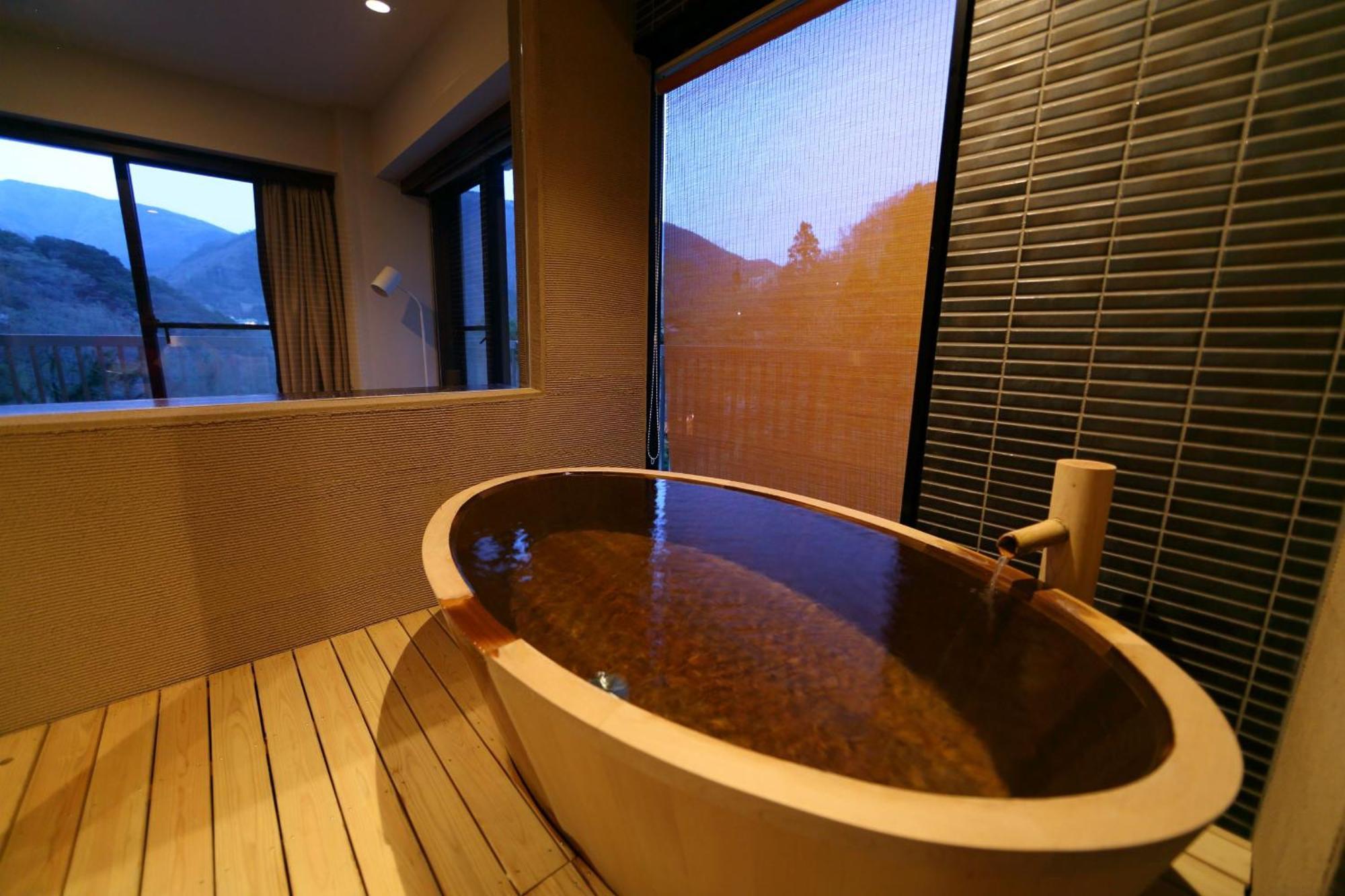 【& 】Premium Suite Semi Open-Air Bath Hinoki,1222678990:JPEG