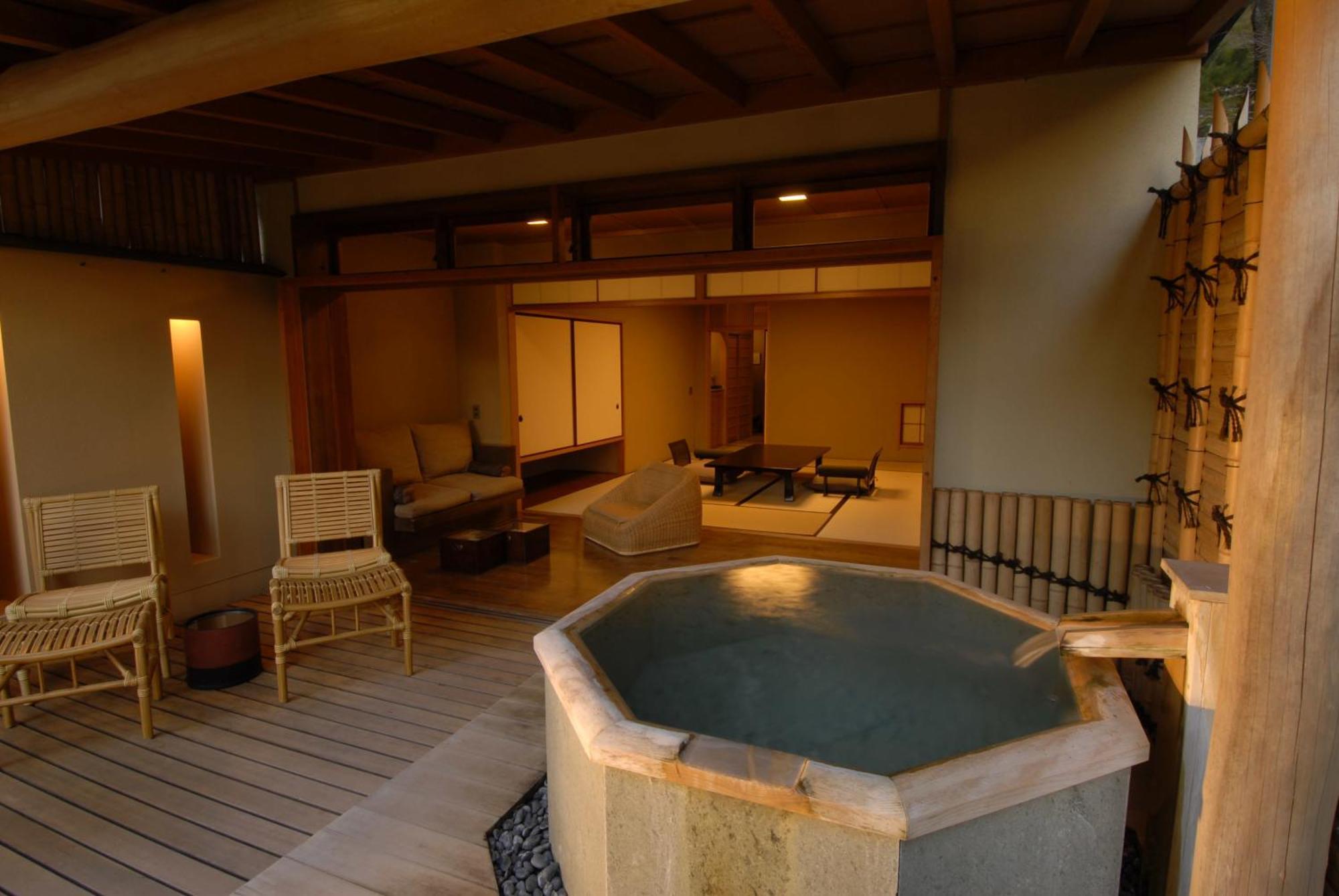 Japanese-Style Room Open-Air Bath "Suzukake",1328341955:JPEG